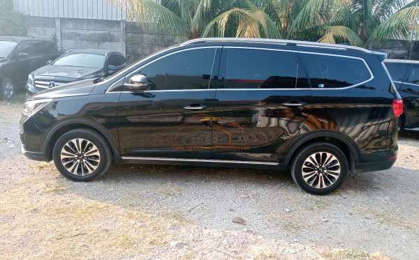 WULING CORTEZ 1.5 LUX