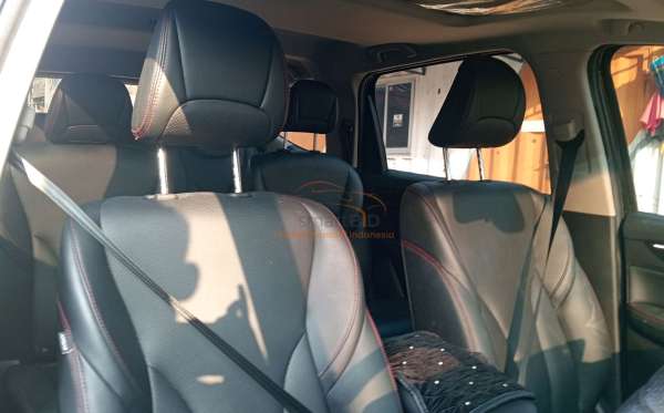 WULING CORTEZ 1.5 LUX