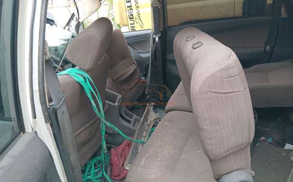DAIHATSU XENIA R
