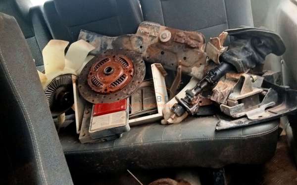 ISUZU DMAX PU