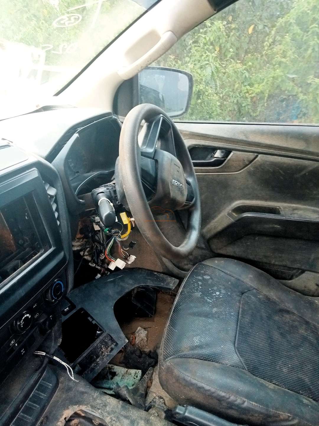 ISUZU DMAX PU
