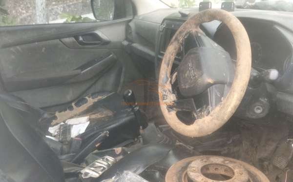 ISUZU DMAX DC