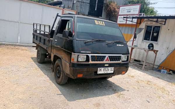 MITSUBISHI L 300