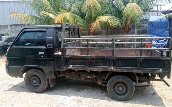 MITSUBISHI L 300