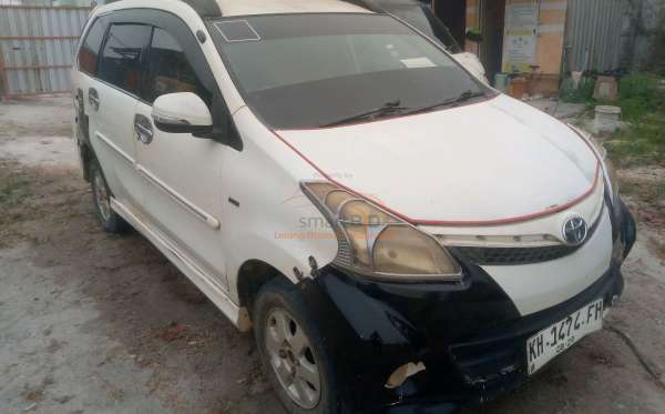 TOYOTA AVANZA VELOZ