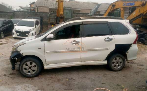 TOYOTA AVANZA VELOZ
