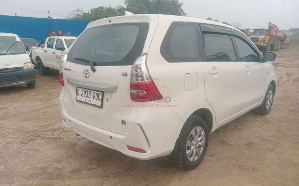 TOYOTA AVANZA 1.3 E