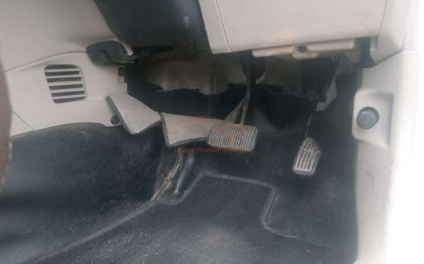 TOYOTA AVANZA 1.3 E