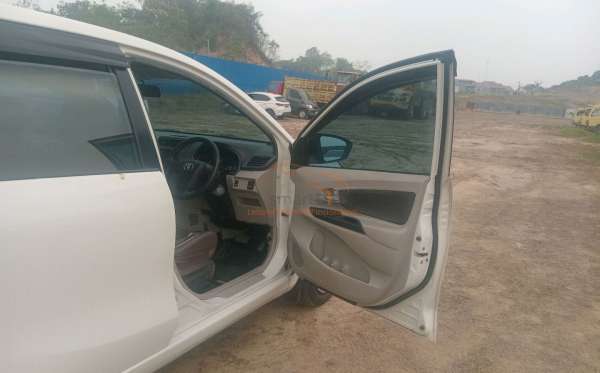 TOYOTA AVANZA 1.3 E