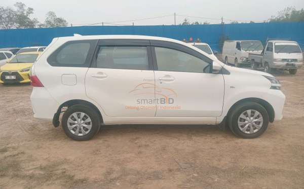 TOYOTA AVANZA 1.3 E