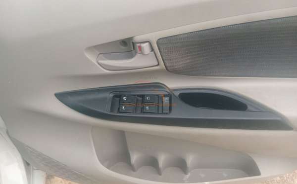 TOYOTA AVANZA 1.3 E