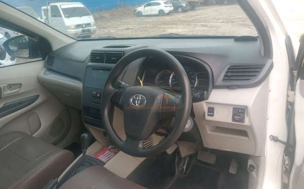 TOYOTA AVANZA 1.3 E