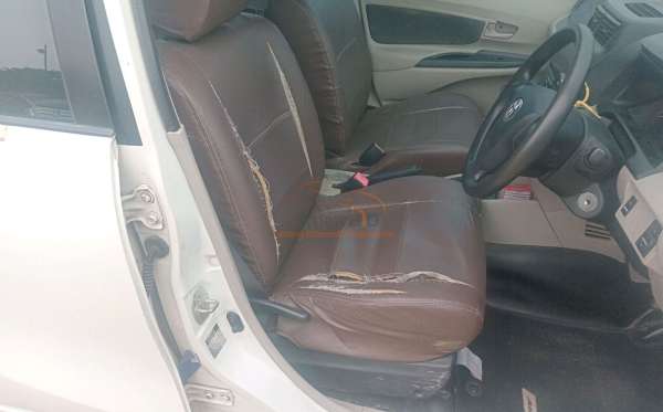 TOYOTA AVANZA 1.3 E