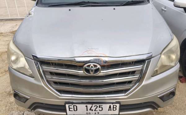 TOYOTA INNOVA