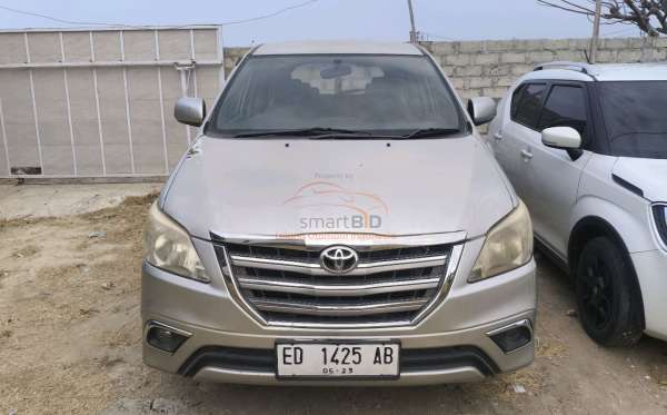 TOYOTA INNOVA