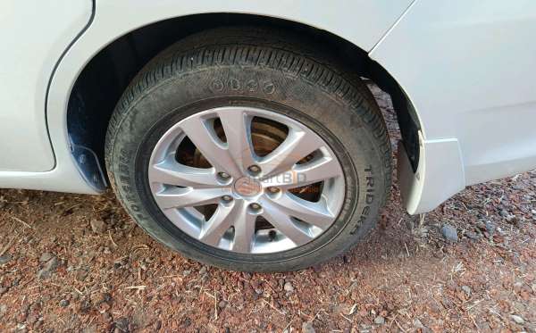 SUZUKI ERTIGA SDX