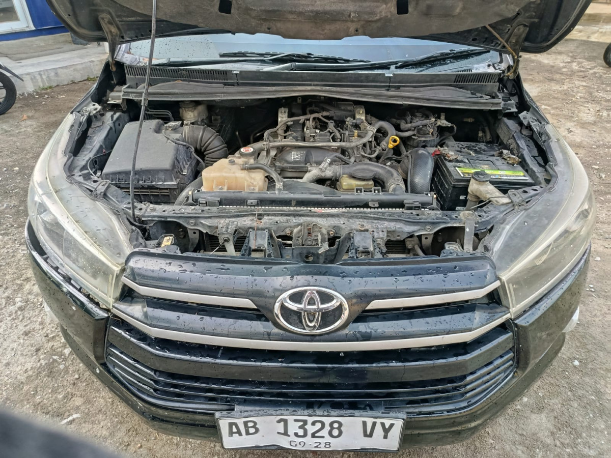 TOYOTA  INNOVA  2.4 G