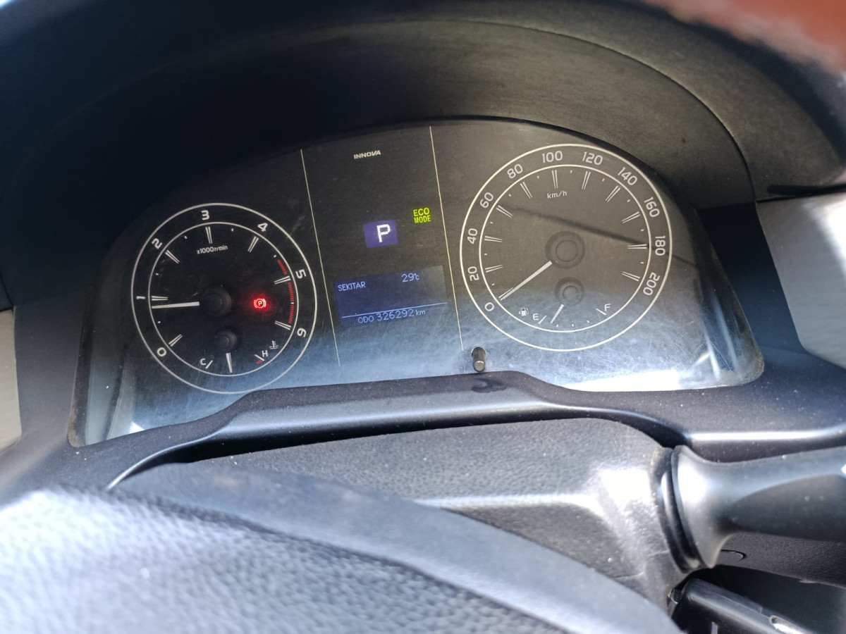 TOYOTA  INNOVA  2.4 G