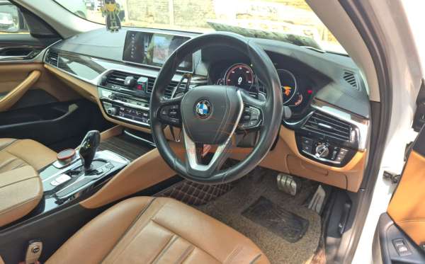 BMW 530I CKD AT