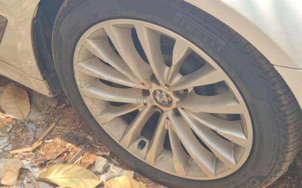 BMW 530I CKD AT