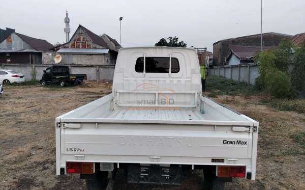 DAIHATSU GRAN MAX