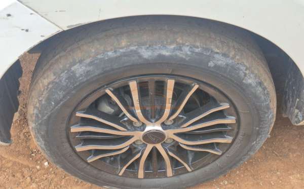 DAIHATSU SIGRA X