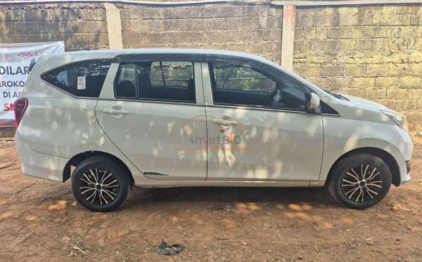 DAIHATSU SIGRA X