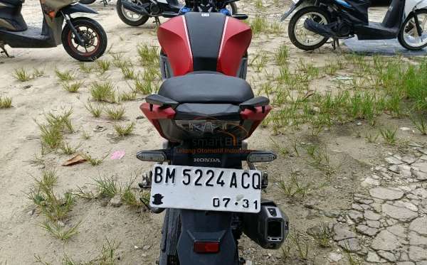 HONDA  CB 150 R