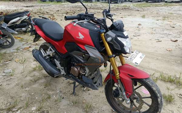 HONDA  CB 150 R