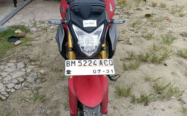 HONDA  CB 150 R