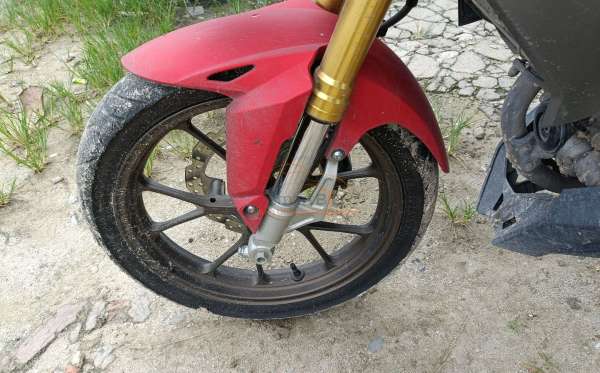 HONDA  CB 150 R