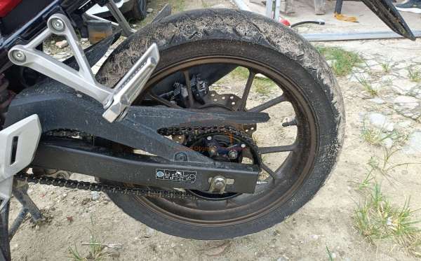 HONDA  CB 150 R