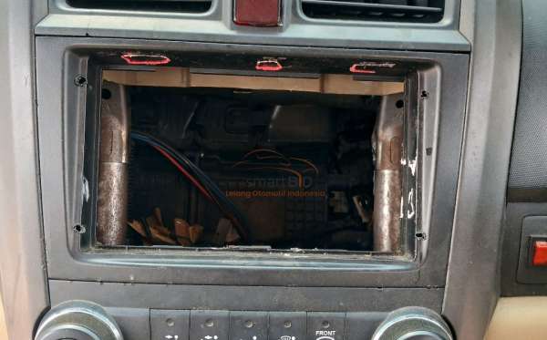 HONDA CR-V RE1 2WD 2.0 A/T