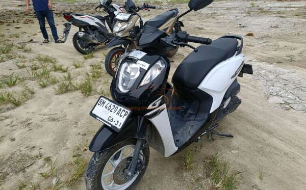 HONDA  GENIO