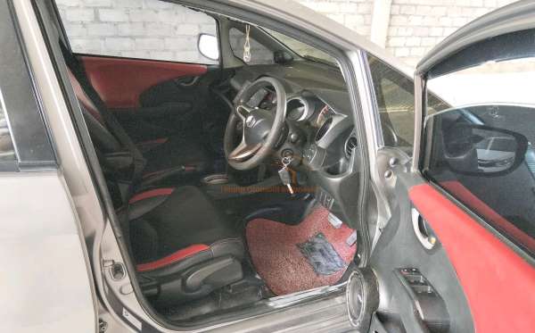 HONDA  JAZZ  GE8 1.5 E