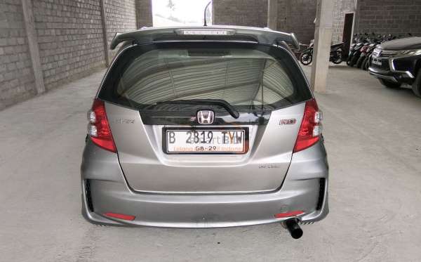 HONDA  JAZZ  GE8 1.5 E