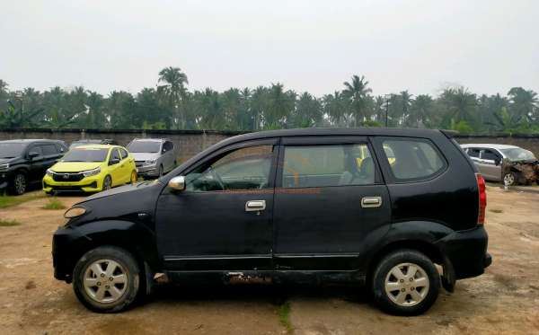TOYOTA AVANZA 1.3 G