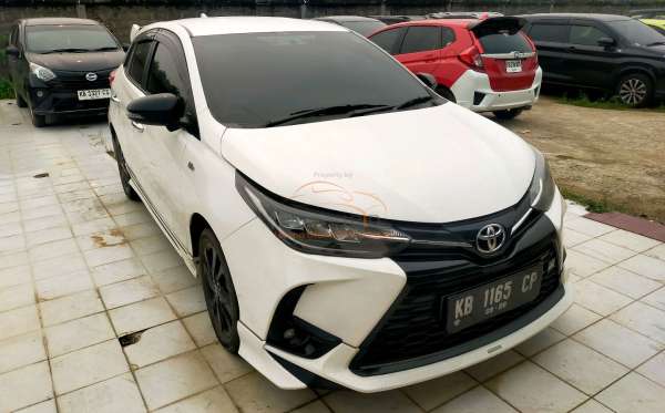TOYOTA YARIS 1.5 S