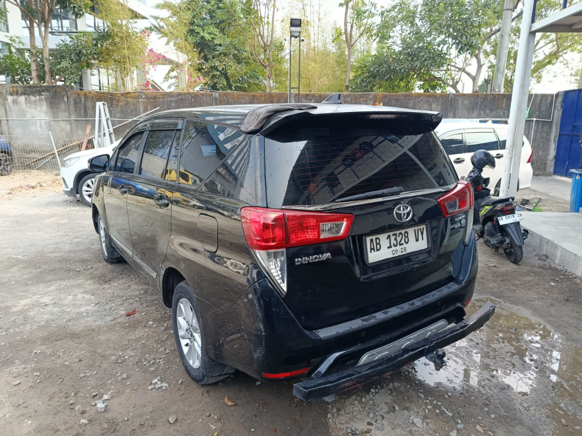 TOYOTA  INNOVA  2.4 G