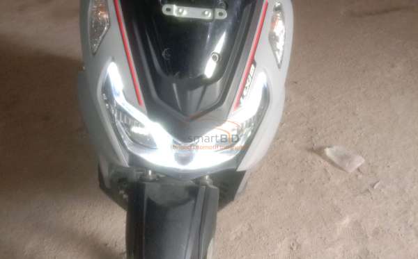 YAMAHA LEXI LX 155 S