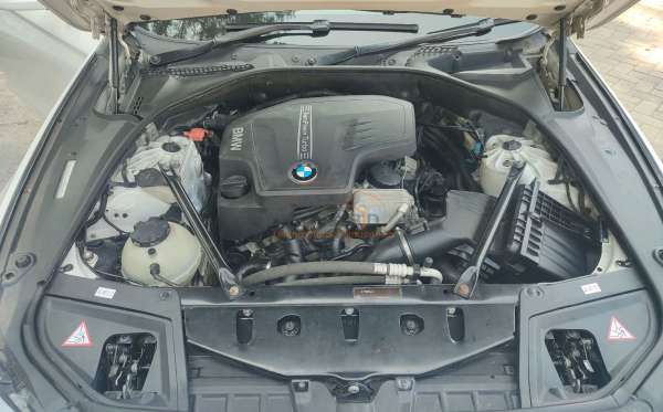 BMW 528i