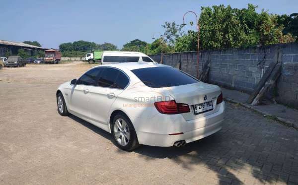 BMW 528i
