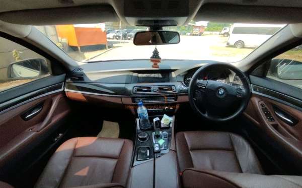 BMW 528i