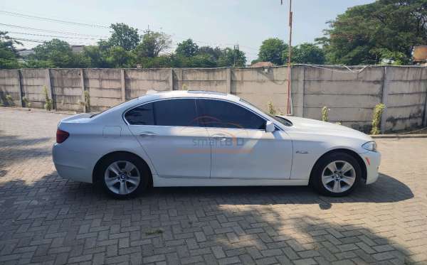 BMW 528i