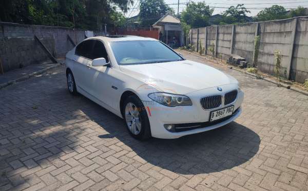 BMW 528i