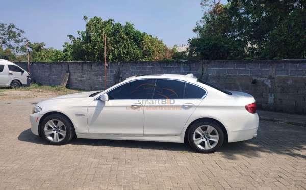 BMW 528i