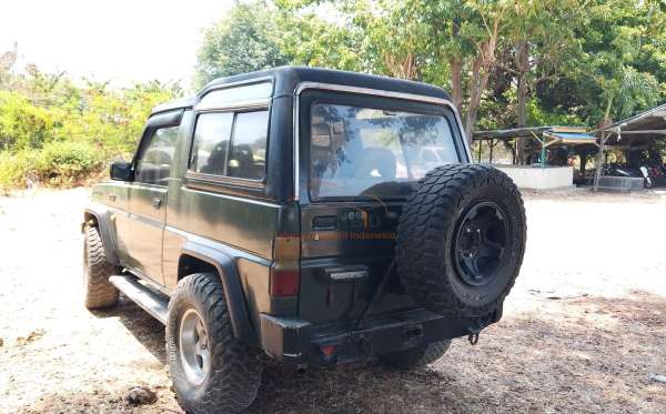 DAIHATSU ROCKY