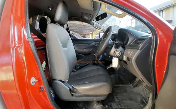 MITSUBISHI  TRITON HDX SC 4X4