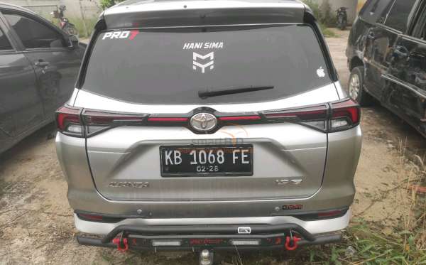 TOYOTA AVANZA