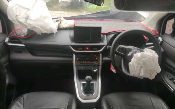 TOYOTA AVANZA